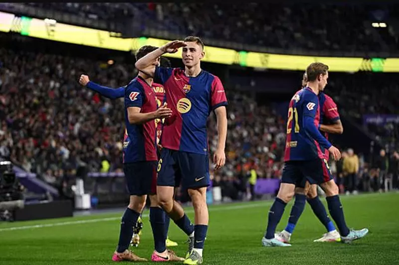 برشلونة في أزمة: هل يمنح أوساسونا فرحة جديدة لمادريد؟